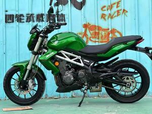 Scooter Beinali 200-400cc vert émeraude, vitesse de 80 km/h, fabriqué dans le Jiangsu, moteur 200-400CC offrant des performances polyvalentes - Product Image 4