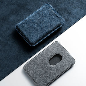 Étui de téléphone magnétique de luxe en Alcantara pour iPhone avec design et logo personnalisables, contient des cartes de crédit - Product Image 6