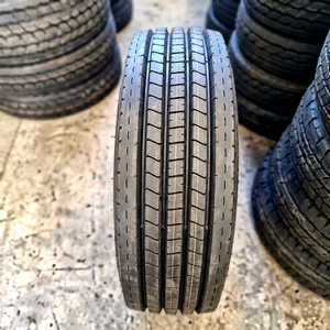 Neumático de Camión 11R22.5 11R24.5 285/75R24.5 295/75R22.5 para Transporte de Vehículos Comerciales Pesados - Product Image 3