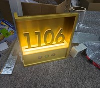 Plaque de porte d'appartement personnalisée en noyer noir écologique avec numéro de chambre lumineux à LED et sonnette pour hôtel