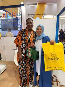 Midi Isoken Warehouse Dashiki écologique pour femme, 10-15 ans, en fibre Mak Nisy, avec logo, fermoir tourniquet, sous-plaque, crochet, aimant, épingle - Product Image 4