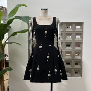 Vendita all'ingrosso di abbigliamento boutique di lusso leggero, nuovo stile estivo, abito da <span class=keywords><strong>donna</strong></span> con scollo quadrato, schiena scoperta e fiocco a <span class=keywords><strong>farfalla</strong></span>. - Product Image 6