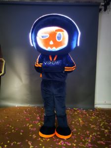 Luce LED emettitore bambola per adulti cartone animato zaino cuffia manichino Costume <span class=keywords><strong>bar</strong></span> che serve oggetti di scena Performance di scena abito atmosfera - Product Image 2