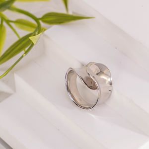 Minimalist 18k Gold Plated Twisted Heart <b>Ring</b> Unisex Trendy Smooth Surface Statement Fashion Jewelry Party Daily - Product Image 4