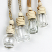 Flacon de parfum liquide suspendu 5ml 8ml diffuseur de désodorisant pour voiture avec bouchon en bois flacon de parfum suspendu en verre stock