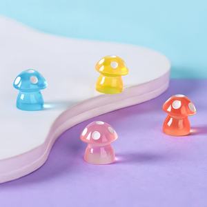 Micro Paisaje Moderno con Acentos de Musgo Fluorescente en Forma de Hongo, Lindos Accesorios Luminosos para Jardinería y Paisajismo - Product Image 3