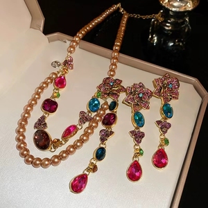 Vintage femmes luxe empilé collier rétro cour Style coloré perle strass gland fleur boucles d'oreilles - Product Image 1