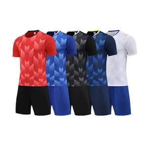 طقم جيرسي لكرة القدم ديناميكي مخصص للرجال قميص لكرة القدم سريع الجفاف جيد التهوية - Product Image 1