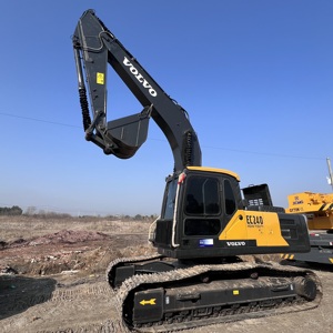 Excavatrice d'occasion <span class=keywords><strong>VOLVO</strong></span> <span class=keywords><strong>240</strong></span>, excellent état, 24 tonnes, prix attractif, vente flash, haute performance, faible nombre d'heures de travail - Product Image 1
