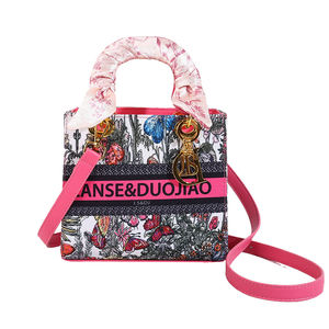 Sac à main de luxe pour femme en PU de haute qualité, modèle 2025, avec rivets, durable et portable pour un usage quotidien - Product Image 5