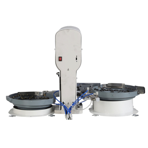 Machine à boutons-pression industrielle en plastique BT-A868 entièrement automatique - Product Image 3