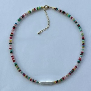 Collier Minimaliste Quotidien avec Perles d'Eau Douce Irrégulières et Pierres Précieuses Superposées, Cadeau pour Demoiselle d'Honneur - Product Image 2