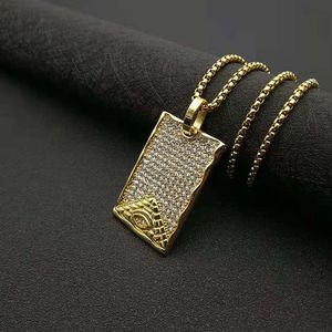สร้อยคอจี้รูปทรงปิรามิดประดับเพชรเทียมชุบทองสแตนเลสยี่ห้อ Yunnique พร้อมการฝังแบบ Pave สำหรับงานปาร์ตี้ เครื่องประดับแฟชั่น - Product Image 2