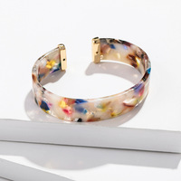 Bracelet manchette épais en résine de créateur, motif écaille de tortue blanche, léopard, acétate de lucite, acrylique, idéal pour cadeaux et fêtes
