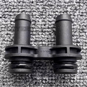 Connettore Tubo Refrigerante 95510613300 7L0121133 per Porsche Cayenne (9PA), Volkswagen <span class=keywords><strong>Touareg</strong></span> (<span class=keywords><strong>7L</strong></span>) 3.2L - Product Image 1