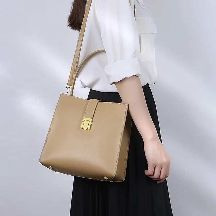 2022 luxury design dustomized brand wholesale genuine leather women shoulder handbags handbags for women