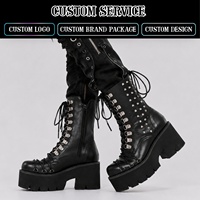 Bottines à talon compensé en cuir verni noir personnalisées avec logo CHENO pour femmes