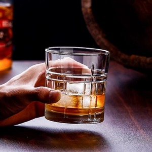 Vente en gros de <span class=keywords><strong>verre</strong></span> à cocktail classique <span class=keywords><strong>personnalisé</strong></span> à l'ancienne coupe en <span class=keywords><strong>verre</strong></span> à whisky <span class=keywords><strong>verre</strong></span> de roche sans plomb pour la maison, la fête et le bar - Product Image 3