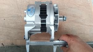 Alternateur 4061007 compatible NTA855, pièces de chargeuse Liugong, vente directe d'usine, pièces de machines de construction - Product Image 3