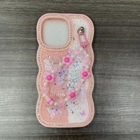 Coque de téléphone scintillante papillon avec chaîne florale pour iPhone 17 16 15 14 13 12 11 et Samsung A57 A37 A17 – Housse de protection en TPU ornée de diamants
