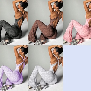 ชุดบอดี้สูทโยคะลายเสือดาวแบบชิ้นเดียวสำหรับผู้หญิง พร้อมแผ่นรองหน้าอก กางเกงขาบานสำหรับออกกำลังกาย จั๊มสูทแบบไขว้หลังสำหรับผู้หญิง - Product Image 2