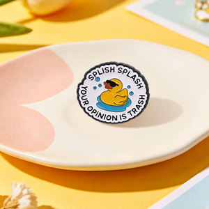Splish Splash Your Opinion Is Trash Enamel Pin Sassy Swimming Duck Wear Sunglasses Broche Badge pour Sac à Dos Vêtements Bijoux Cadeaux - Product Image 1