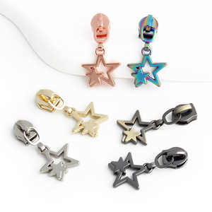 Tùy Chỉnh Mạ Đầy Màu Sắc Kích Thước 5 Kim Loại Dây Kéo Thanh Trượt Nylon Một Cặp Sao Hình Trái Tim Dây Kéo Kéo Khóa Đầu Puller Cho Túi Xách - Product Image 3