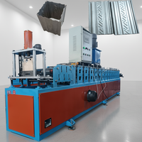 Machine de formage à froid entièrement automatique pour lamelles de porte à enroulement avec gaufrage