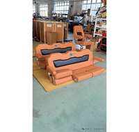 Siège banquette de yacht 3 places avec support cuisse rabattable, en cuir de qualité marine et cadre en aluminium, pour passagers de bateau et de yacht