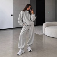 Ensemble survêtement femme gris oversize doublé sherpa, sweat-shirt à demi-zip à manches longues et pantalon large