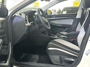 <span class=keywords><strong>VW</strong></span> <span class=keywords><strong>Bora</strong></span> 200TSI 1.2T FWD Comfort Edition 2020-2025 Usado, Sedán Automático, Ahorro de Combustible, Volante a la Izquierda, Coche de Exportación - Product Image 4