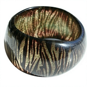 Bracelet classique en résine acrylique, motif zèbre, imprimé noir beige, design scintillant, bracelet unisexe tendance, cadeaux de fête pour femme - Product Image 1