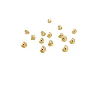 WT-JFE104 18 Karat Gold umwickelte Farbe, die verdrehte Perlen hält Messing beschichtetes Transport dreieck Getrennte Perlen Nepal Rosenkranz Perlen