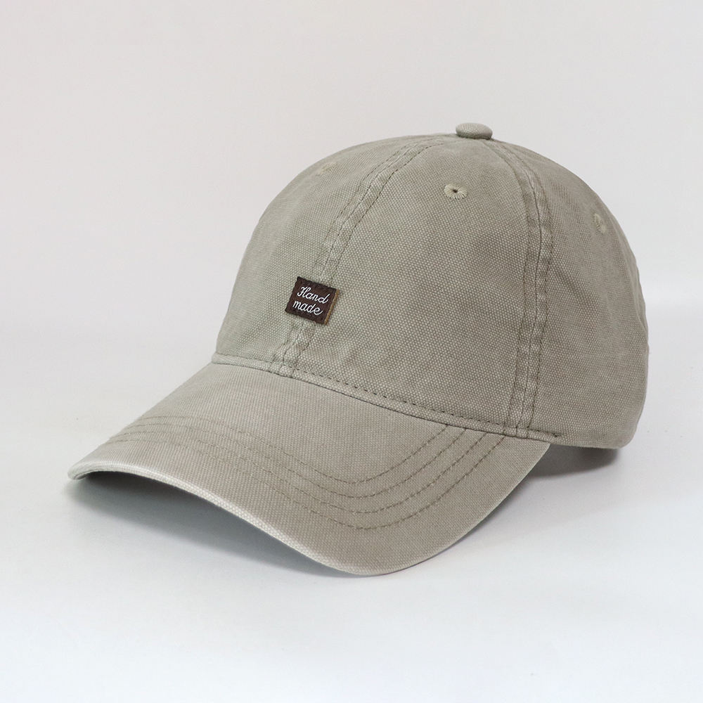 สีเทาเข้ม