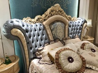 Ensemble de meubles de chambre à coucher en bois massif de style royal antique italien de luxe, taille king