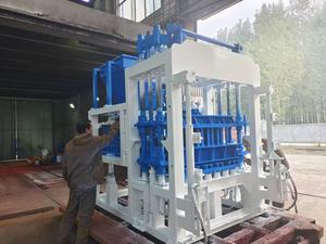 Hfqtj 5-15 लंबाई 1000 मिमी कर्बस्टोन सिंडर ब्लॉक बनाने वाली मशीनों को पेरु और चिला में माक्विना ब्लाक्रेटेस पैरा कंक्रेटो हॉट बिक्री - Product Image 5