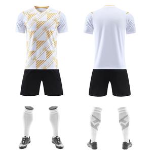 Maillots de football américain/football personnalisés en gros, respirants, séchage rapide, 100 % polyester, col en V, manches courtes, découpe automatisée - Product Image 3