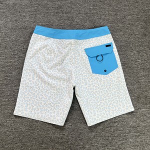 Pantalones cortos deportivos para hombre con 4 direcciones de elasticidad, bolsillo con cremallera, secado rápido, para entrenamiento físico, resistentes al agua. - Product Image 3