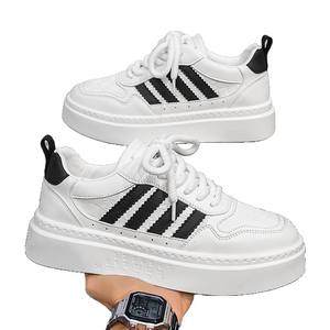 Chaussures de sport décontractées pour hommes 2025, semelle épaisse, dessus en cuir synthétique, motif doodle, nouvelle mode Evergreen, chaussures blanches - Product Image 5