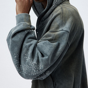 Sudadera con capucha corta de algodón lavado con efecto desgastado, con cremallera, diseño de cielo estrellado personalizado y pedrería - Product Image 4