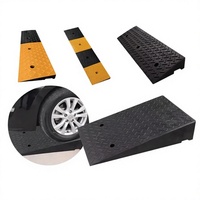 Rampe de passage pour câbles, seuil de sécurité, ralentisseur de vitesse en plastique et caoutchouc, installation par vis avec hauteur optionnelle pour voie de circulation automobile