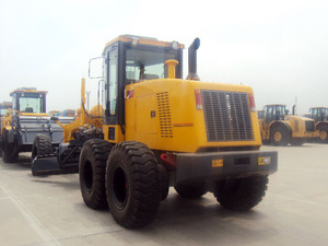 Универсальный автогрейдер GR165 |   Идеально подходит для укладки основания, уборки снега |   Надежный, мощный и доступный по цене - Product Image 2