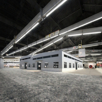 Bâtiments d'entrepôt à grande portée en structure métallique de conception moderne pour utilisation en supermarché, construction de haute qualité avec panneaux sandwich