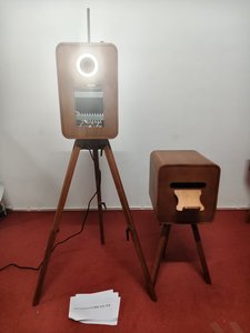 โครงถ่ายภาพ iPad ไม้เนื้อแข็ง พร้อ<span class=keywords><strong>ม</strong></span>ไฟ RGB ใช้ได้กับส<span class=keywords><strong>ม</strong></span>าร์ทโฟน กล้อง SLR พร้อ<span class=keywords><strong>ม</strong></span>ขาตั้งกล้อง สำหรับถ่าย<span class=keywords><strong>เซ</strong></span><span class=keywords><strong>ล</strong></span>ฟี่แบบ Roamer - Product Image 5