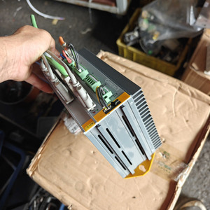 Contrôleur de variateur de vitesse COMPAX3 C3S063V2F12 I21 T40 M00 A11 pour C3S063V2F12 I21 T40 M00 A11 COMPAX3 D - Product Image 4