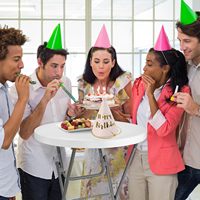 Moon Factory Vente directe moderne 81cm Table pliante haute ronde en plastique HDPE durable pour l'intérieur, l'extérieur, les fêtes et les événements culinaires