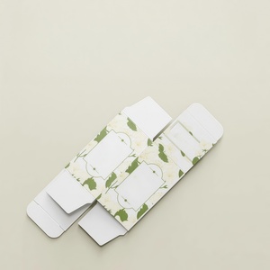 Boîte en papier kraft écologique avec fenêtre pour la présentation de savon biologique et de bougies artisanales sur les marchés de détail - Product Image 1