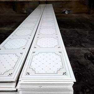 <span class=keywords><strong>SouthAmerica</strong></span> Panneau de Plafond en PVC 200*6mm Faux Plafond en Bois en Plastique Imperméable Cielo Raso pour la Décoration Intérieure - Product Image 4