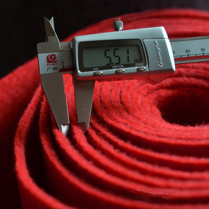 Tappeto Rosso per Matrimoni a Basso Prezzo/Tappeto per Sala Ricevimenti, Tappeto Rosso Non Tessuto per Eventi, Corridoi Interni ed Esterni in Rotoli - Product Image 6