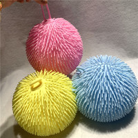 Balle en fourrure moelleuse TPR lumineuse, changeant de couleur irisée, jouet sensoriel anti-stress à presser, nouveauté, cadeau